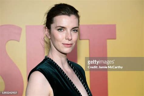 2,228 Betty Gilpin Photos & High Res Pictures